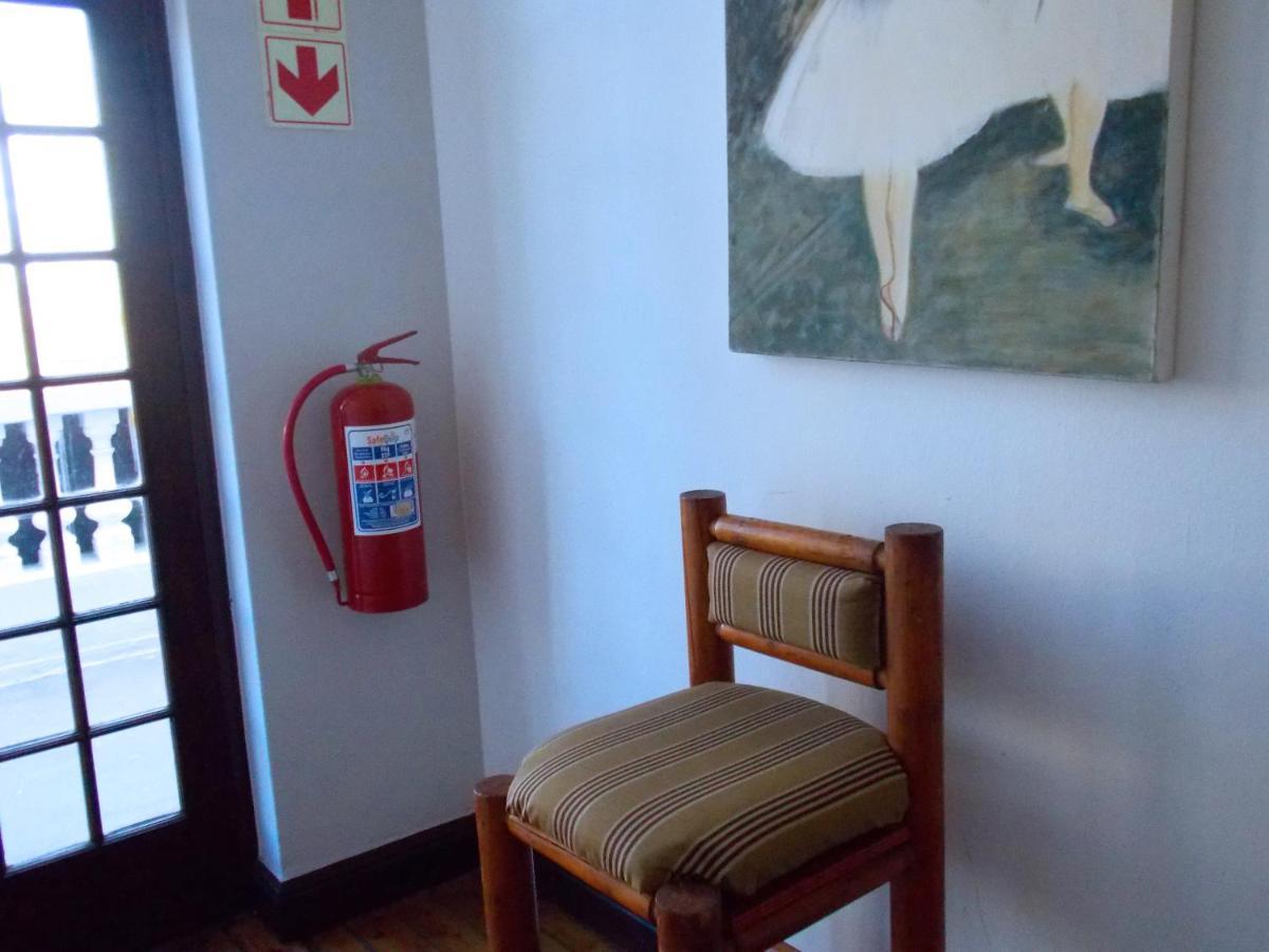 Trap Houz Backpackers Hostel Cape Town Exterior photo