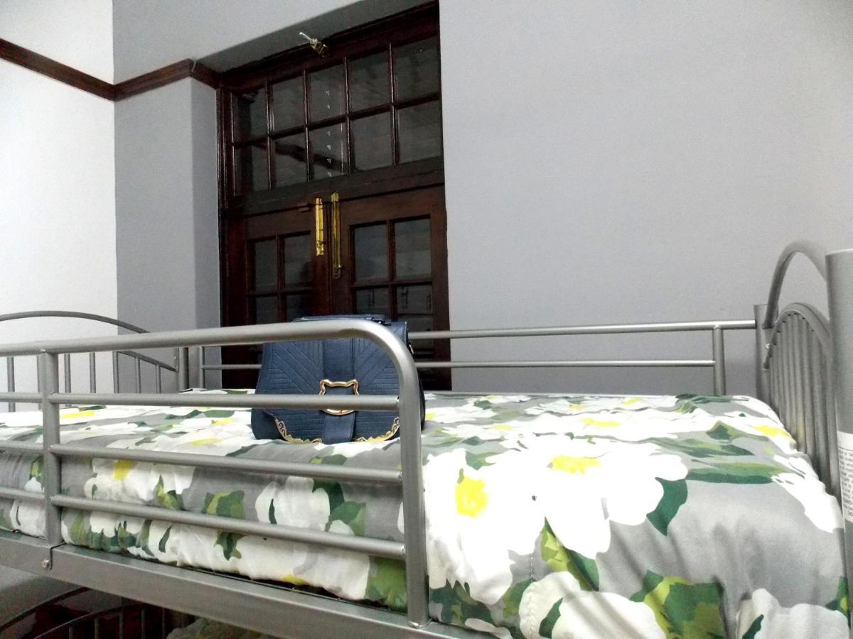 Trap Houz Backpackers Hostel Cape Town Exterior photo